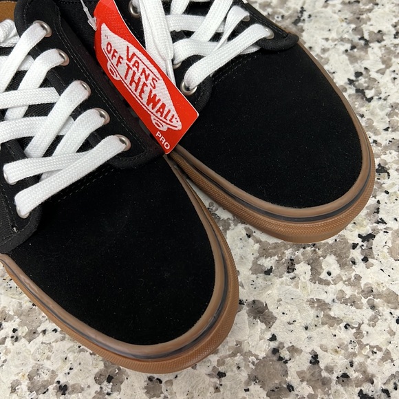 VANS | Skate Chukka Low Black & Gum Suede Skate Shoes - Picture 3 of 7